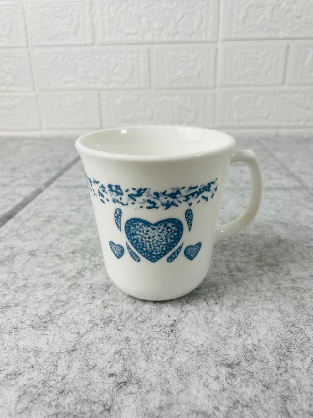 Vintage Corning USA Blue Heart Milk Glass Flared Coffee Mugs Set of 4 - Picture 4 of 9